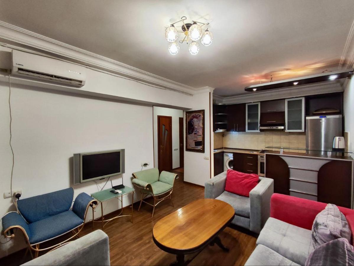 Hotel In Center Of يريفان المظهر الخارجي الصورة